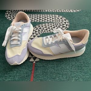 NEW BALANCE WOMEN'S 237 SHOES